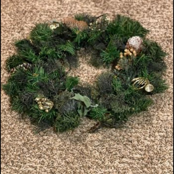 Christmas wreath - Picture 1 of 1